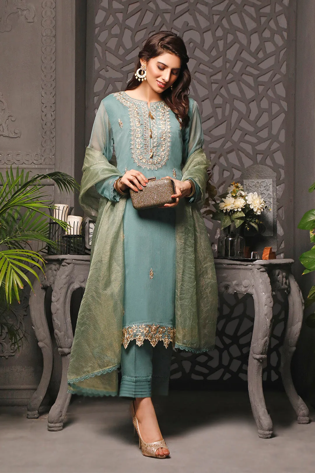 Antique Zari Embroidered Chiffon Organza 3pc Suit | Nikhaar | S781